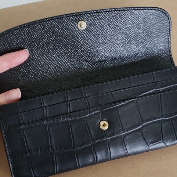 COACH • Croc Soft Wallet - Picture 6 of 8